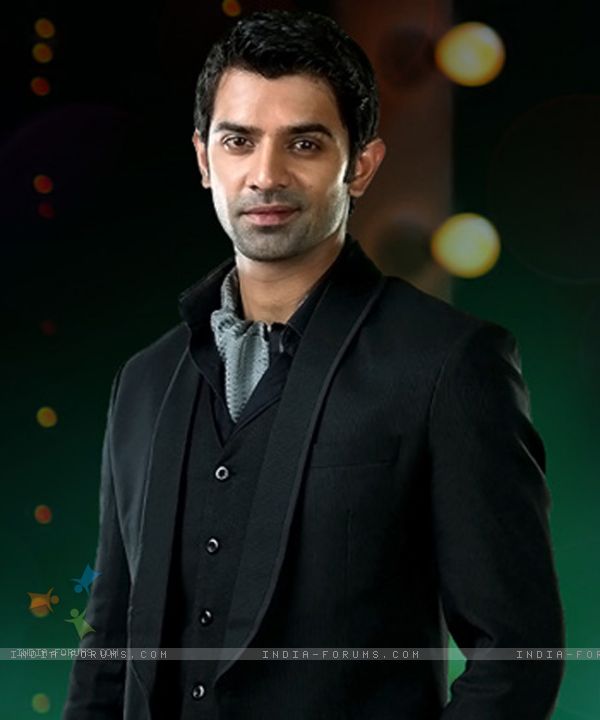 Barun Sobti as Arnav Singh Raizada