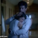 Beyhadh – 9. epizoda - Arjun smesti Mayi a potom je izbavi iz lifta, ona ga čvrsto zagrli!