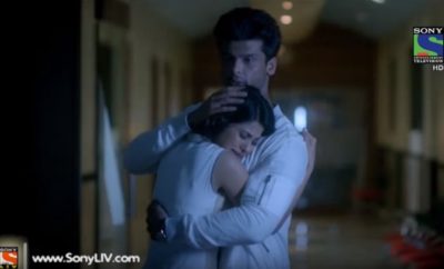 Beyhadh – 9. epizoda - Arjun smesti Mayi a potom je izbavi iz lifta, ona ga čvrsto zagrli!