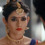 Mehndi Hai Rachne Waali – 181. epizoda - Sani otkrije Palavi da Ragav švercuje dijamante!