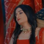 Mehndi Hai Rachne Waali – 218. epizoda - Iša iscenira da je pala u nesvest kako bi joj Ragav prekinuo post!